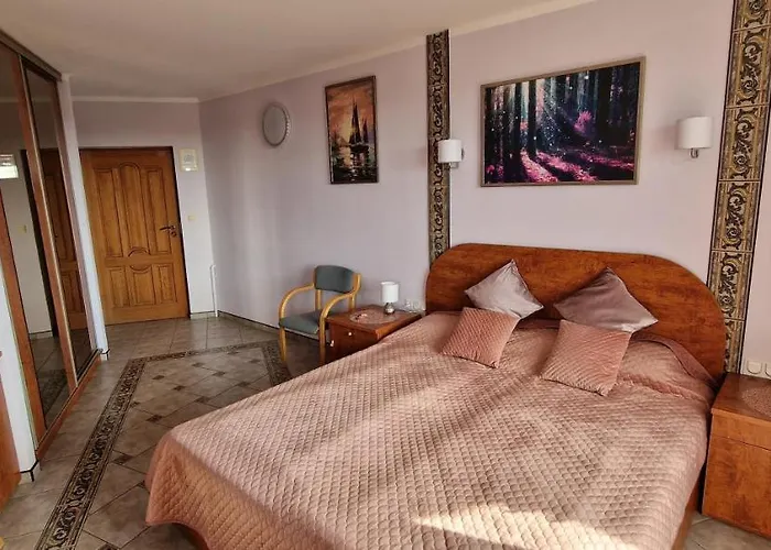 Hexagon Nr 27 アパート